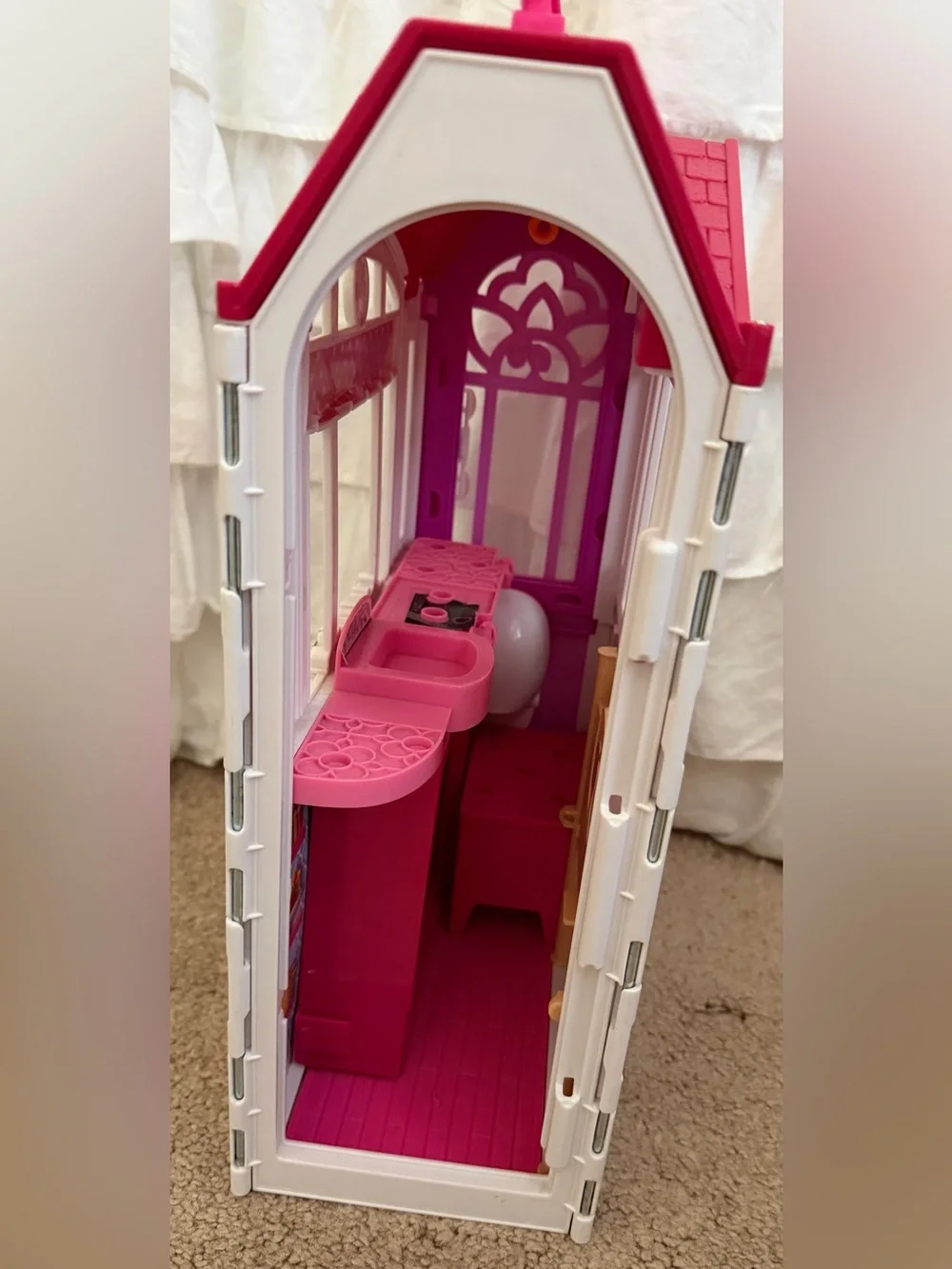 Barbie Glam Getaway Pink and White Foldable Playhouse Carry Case